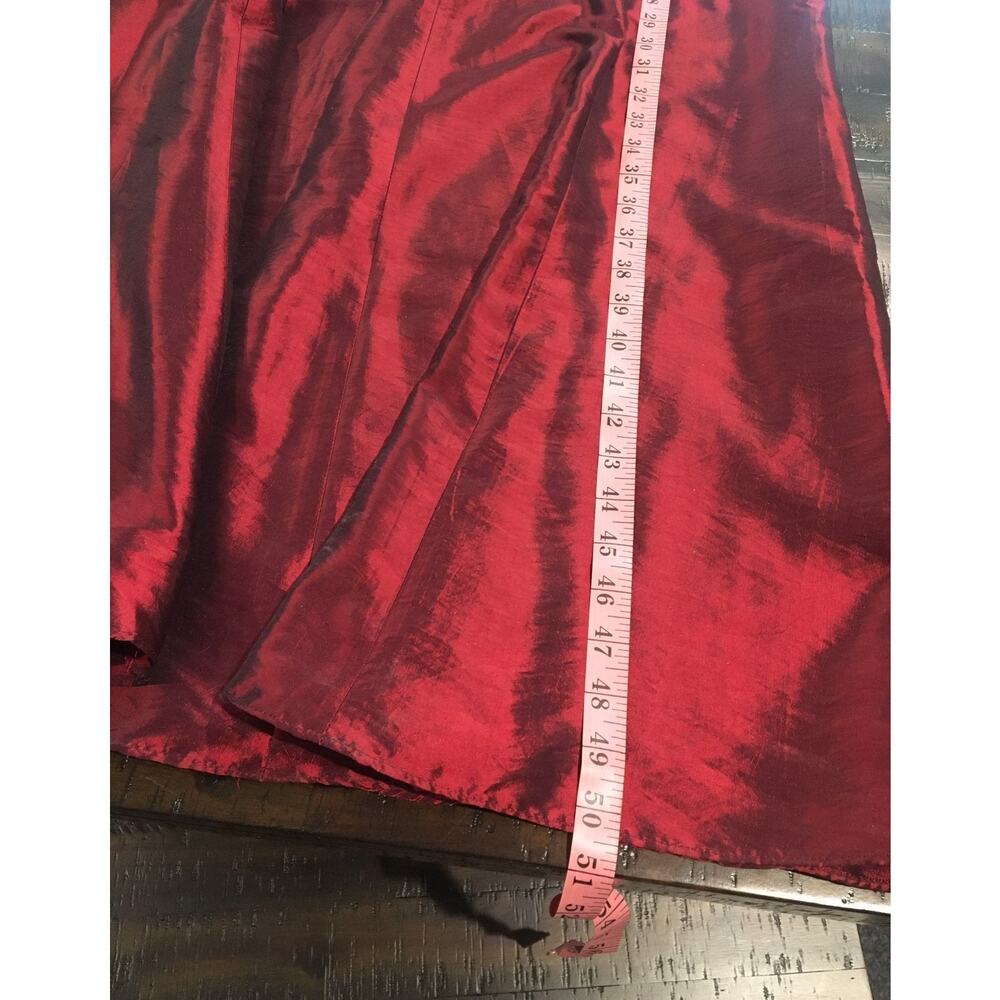 B2 Red dress / gown - Picture 10 of 11